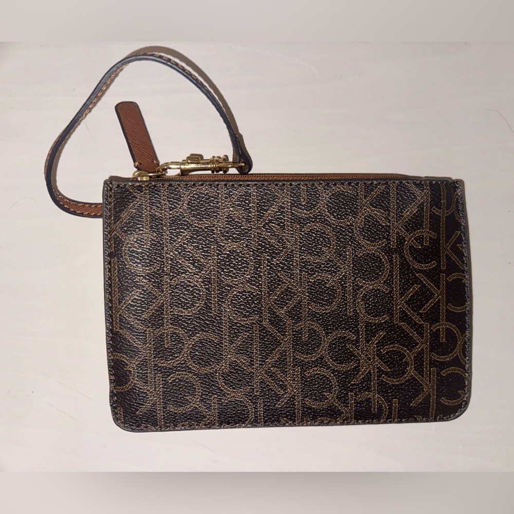 Calvin Klein wristlet. - Picture 2 of 3